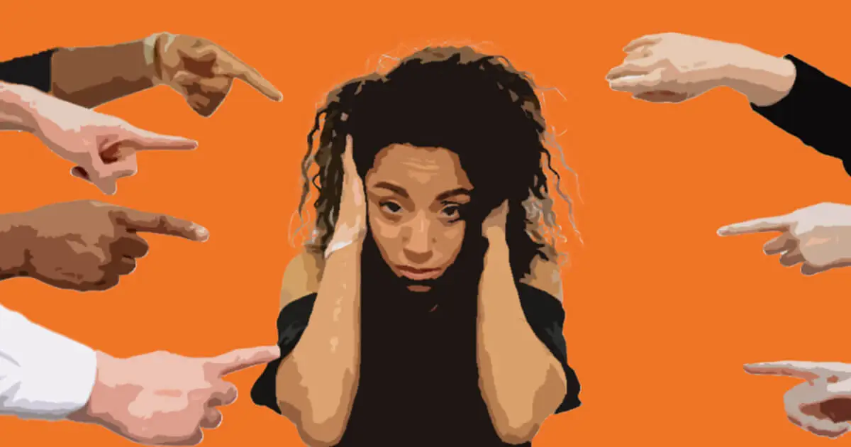 femme anxieuse du jugement